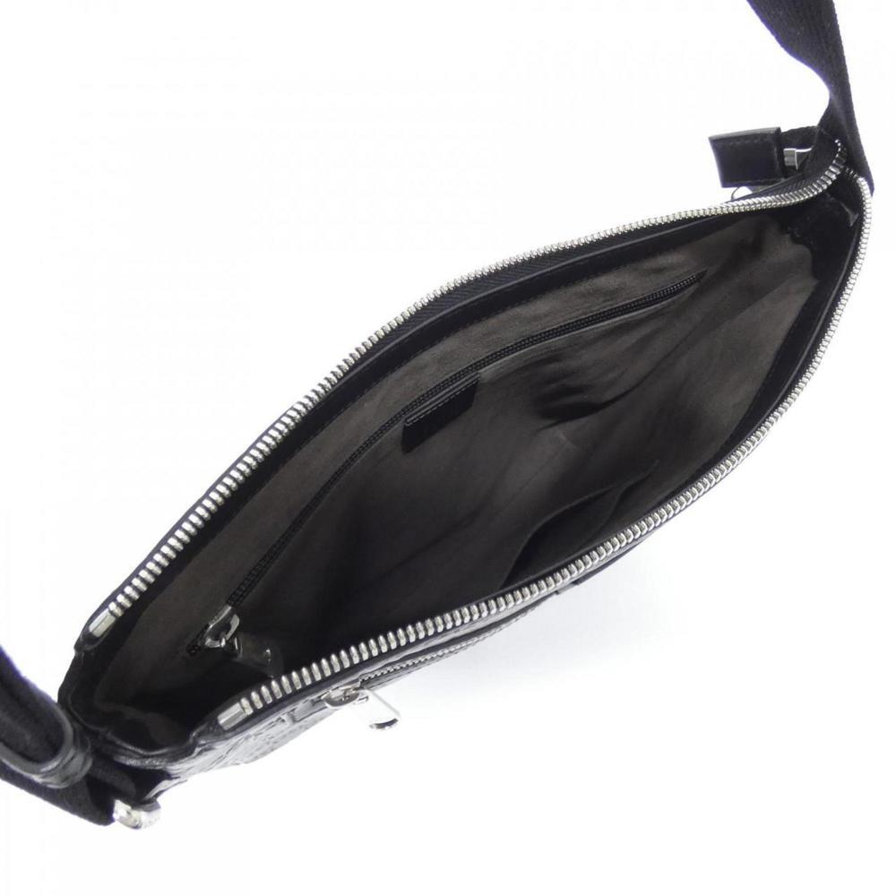 GUCCI Authentic Black Shoulder Bag - Picture 10 of 10
